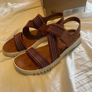 Eurosoft Clarice Luggage Red Rainbow Sandals Womens Size 8.5